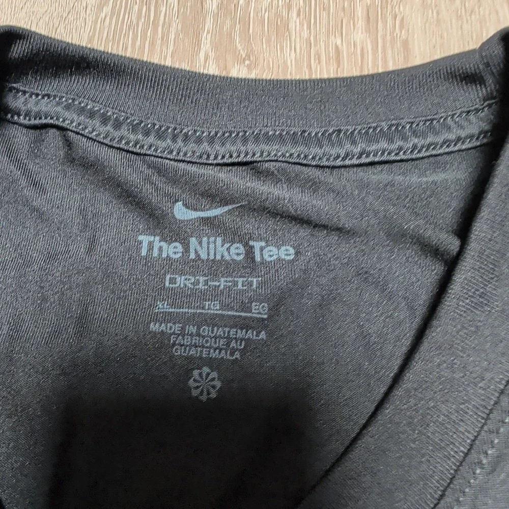 Nike Tee Philadelphia Eagles T-Shirt‎ Womens XL Black Super Bowl LIX Dri-FIT